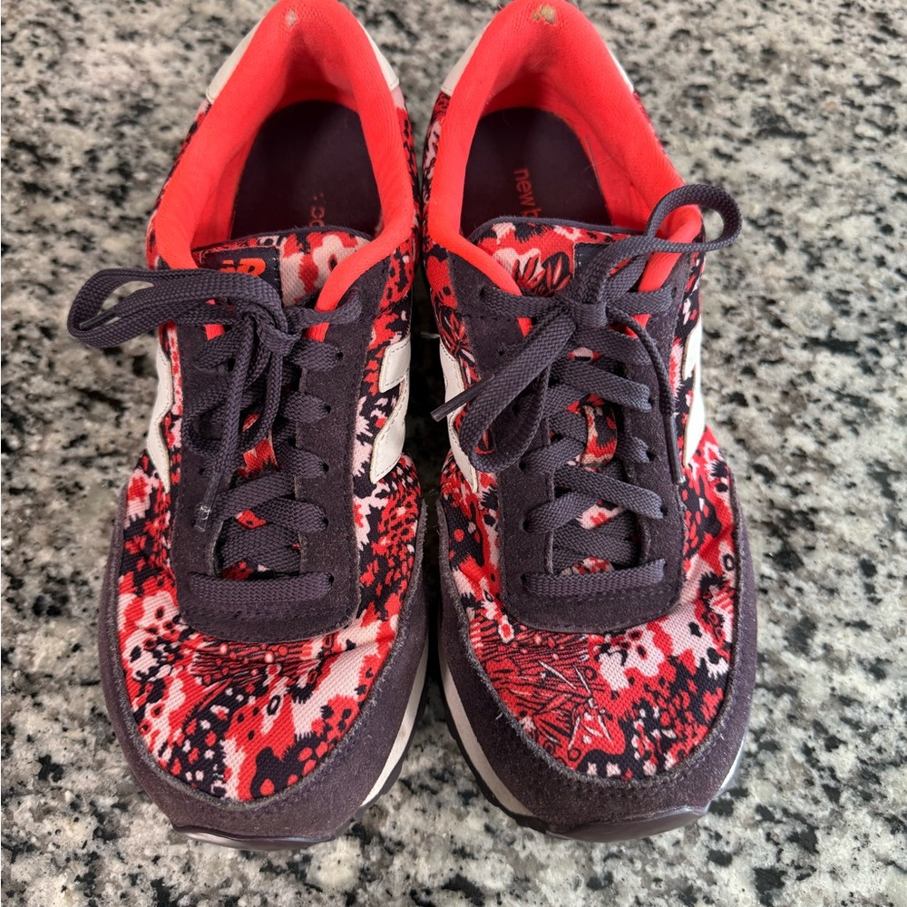 Women’s New Balance Sneakers - Picture 2 of 7